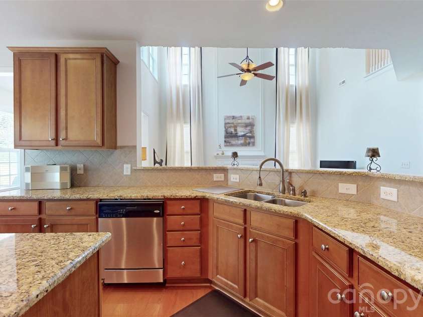 6005 Lillyshire Place, Charlotte, NC 28213.  MLS# CAR4422829, YatesRealty ID 49713. 