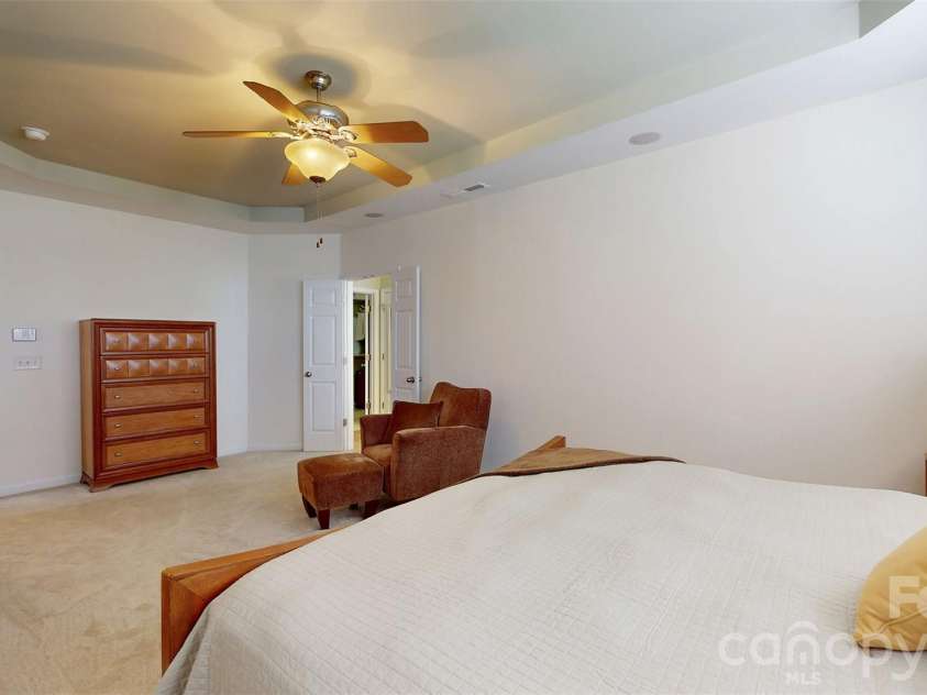 6005 Lillyshire Place, Charlotte, NC 28213.  MLS# CAR4422829, YatesRealty ID 49713. 