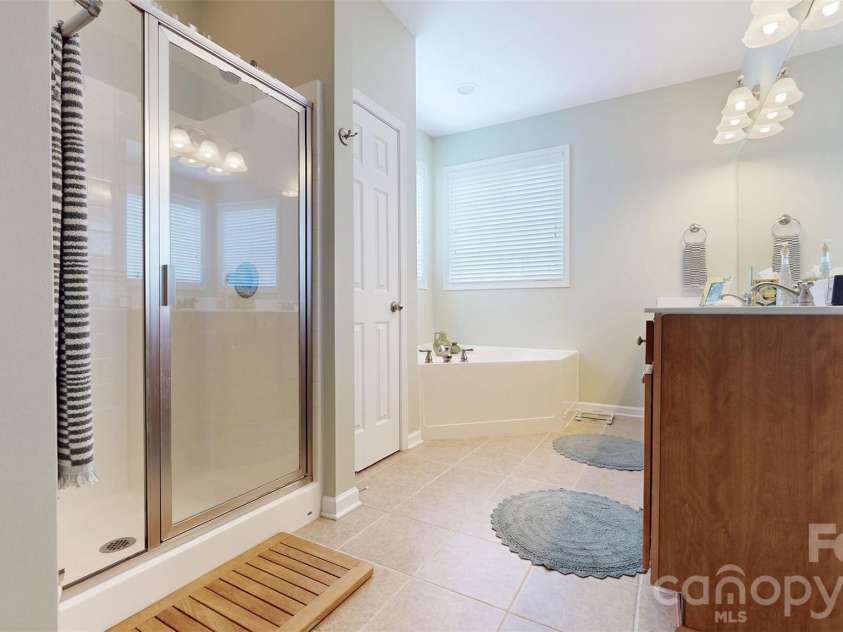 6005 Lillyshire Place, Charlotte, NC 28213.  MLS# CAR4422829, YatesRealty ID 49713. 