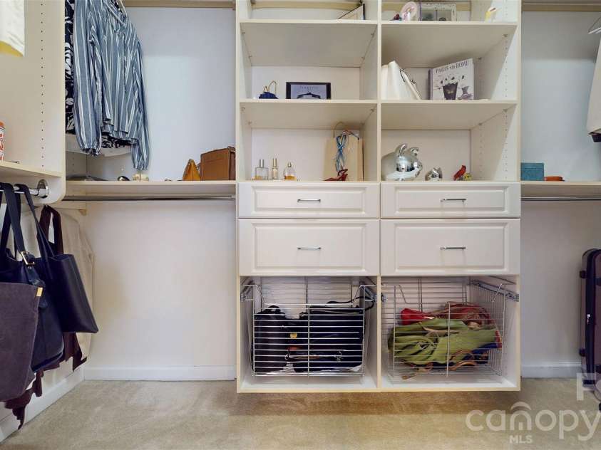 6005 Lillyshire Place, Charlotte, NC 28213.  MLS# CAR4422829, YatesRealty ID 49713. 