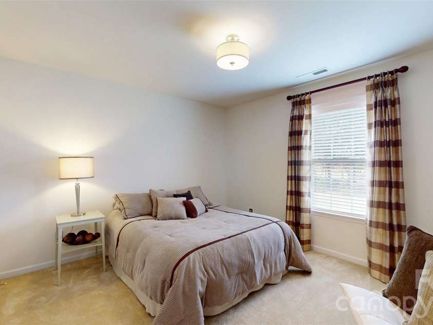 6005 Lillyshire Place, Charlotte, NC 28213.  MLS# CAR4422829, YatesRealty ID 49713. 