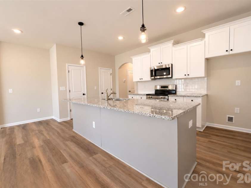 3031 Aberleaf Lane, Charlotte, NC 28227.  MLS# CAR4423203, YatesRealty ID 49714. 