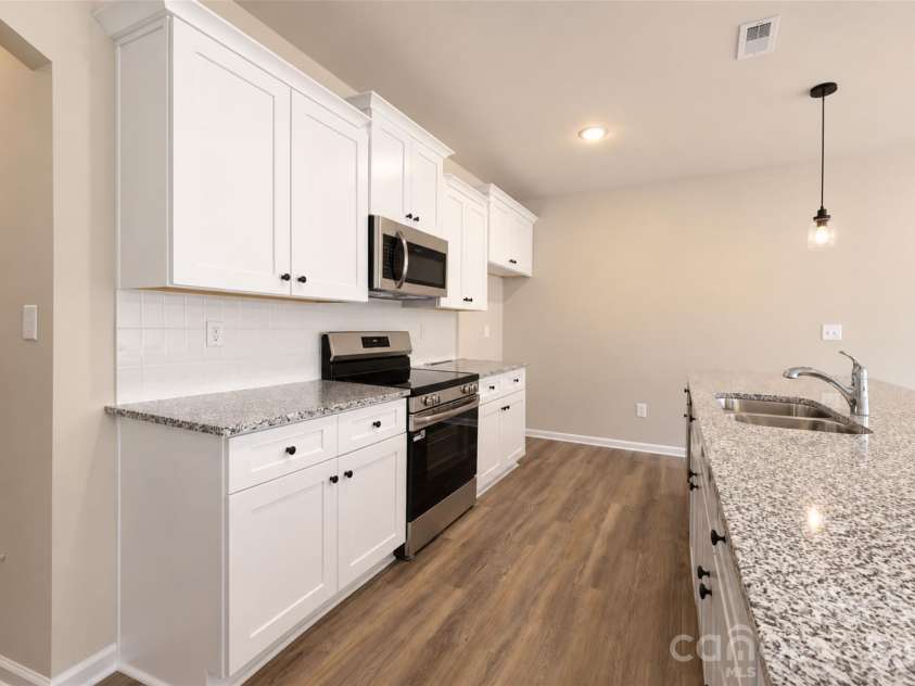 3031 Aberleaf Lane, Charlotte, NC 28227.  MLS# CAR4423203, YatesRealty ID 49714. 