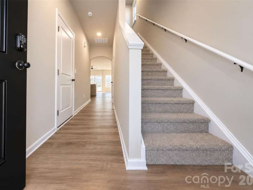 3031 Aberleaf Lane, Charlotte, NC 28227.  MLS# CAR4423203, YatesRealty ID 49714. 