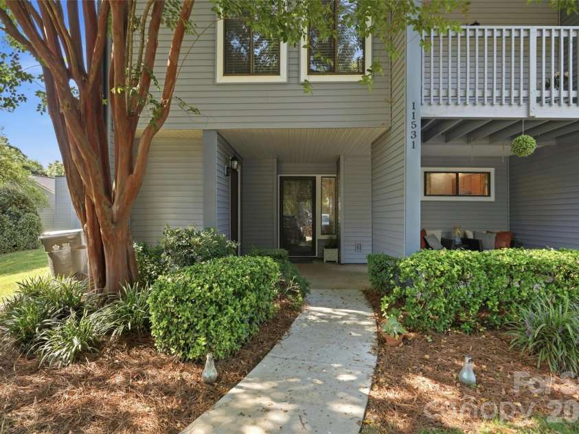 11531 Turn Stone Court, Charlotte, NC 28226.  MLS# CAR4422419, YatesRealty ID 49715. Welcome Home!!