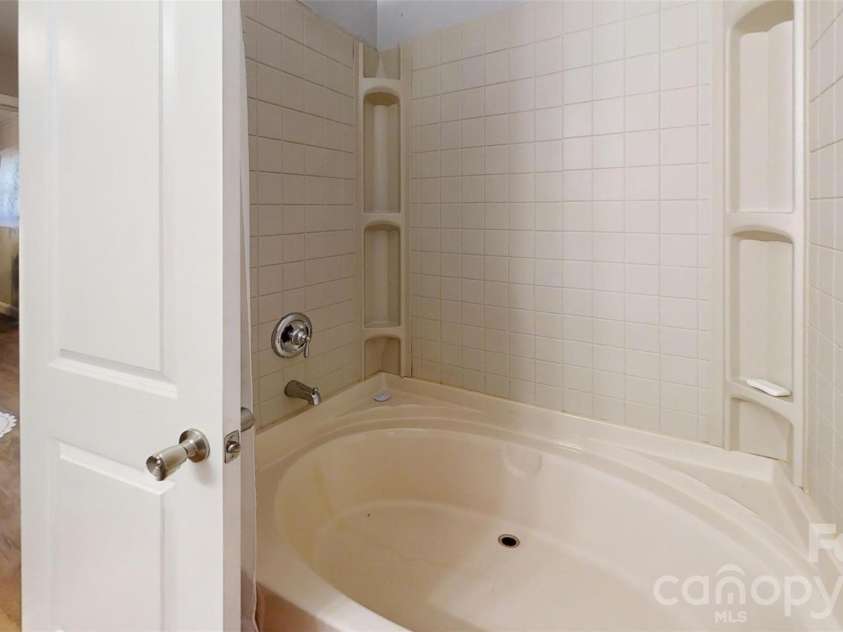 6676 Lineberger Road, Denver, NC 28037.  MLS# CAR4422980, YatesRealty ID 49717. 