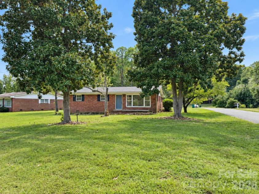 506 Elm Street, Norwood, NC 28128.  MLS# CAR4422927, YatesRealty ID 49718. 506 Elm St