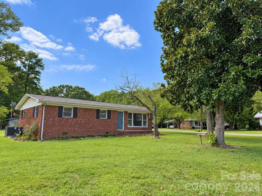 506 Elm Street, Norwood, NC 28128.  MLS# CAR4422927, YatesRealty ID 49718. 