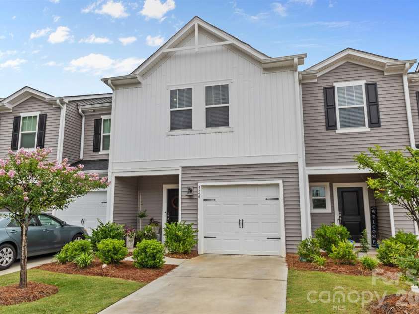 524 Tayberry Lane, Fort Mill, SC 29715.  MLS# CAR4420394, YatesRealty ID 49719. 