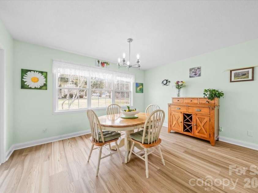 16601 Jefferson Place, Fort Mill, SC 29708.  MLS# CAR4351321, YatesRealty ID 4972. Breakfast Area