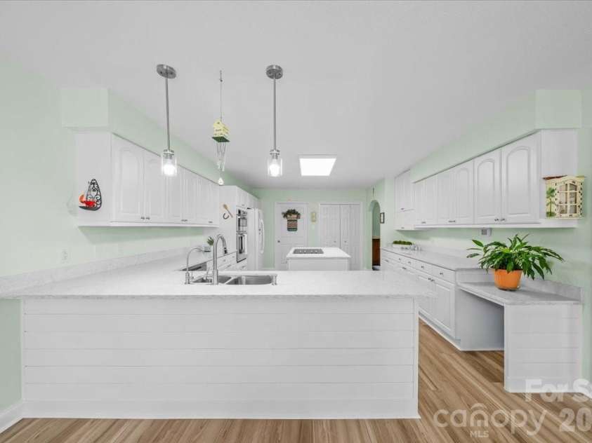 16601 Jefferson Place, Fort Mill, SC 29708.  MLS# CAR4351321, YatesRealty ID 4972. Kitchen