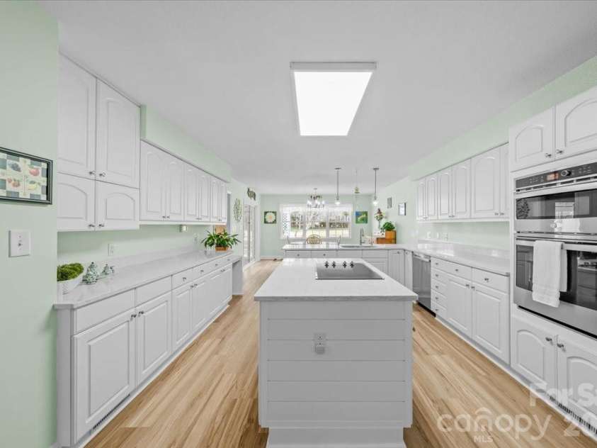 16601 Jefferson Place, Fort Mill, SC 29708.  MLS# CAR4351321, YatesRealty ID 4972. Kitchen
