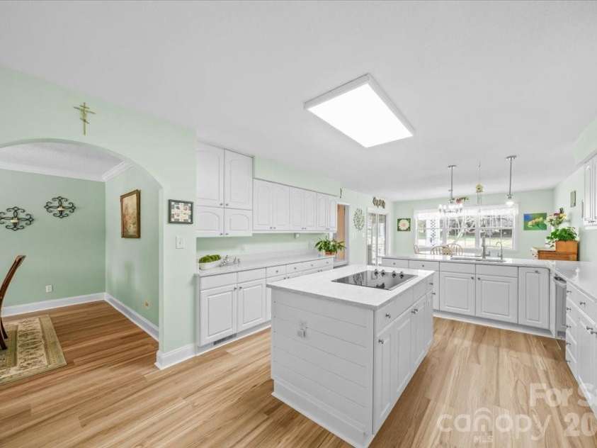 16601 Jefferson Place, Fort Mill, SC 29708.  MLS# CAR4351321, YatesRealty ID 4972. Kitchen