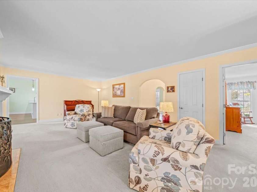 16601 Jefferson Place, Fort Mill, SC 29708.  MLS# CAR4351321, YatesRealty ID 4972. Living Room