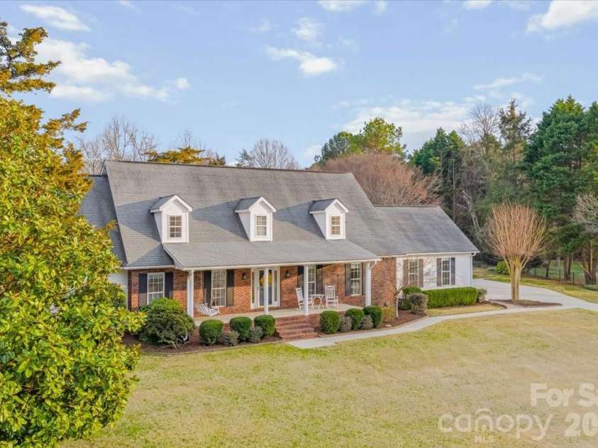 16601 Jefferson Place, Fort Mill, SC 29708.  MLS# CAR4351321, YatesRealty ID 4972. Welcome Home!