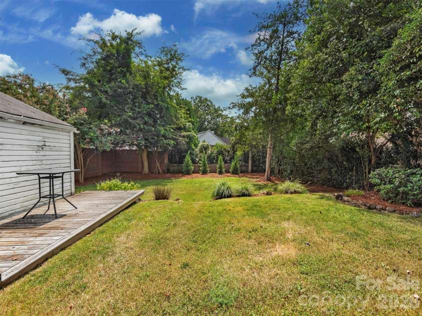 201 Brandywine Road, Charlotte, NC 28209.  MLS# CAR4423103, YatesRealty ID 49720. Lovely yard