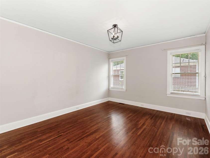 201 Brandywine Road, Charlotte, NC 28209.  MLS# CAR4423103, YatesRealty ID 49720. Middle Bedroom.
