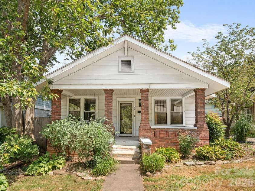 31 Dorchester Avenue, Asheville, NC 28806.  MLS# CAR4423223, YatesRealty ID 49723. 