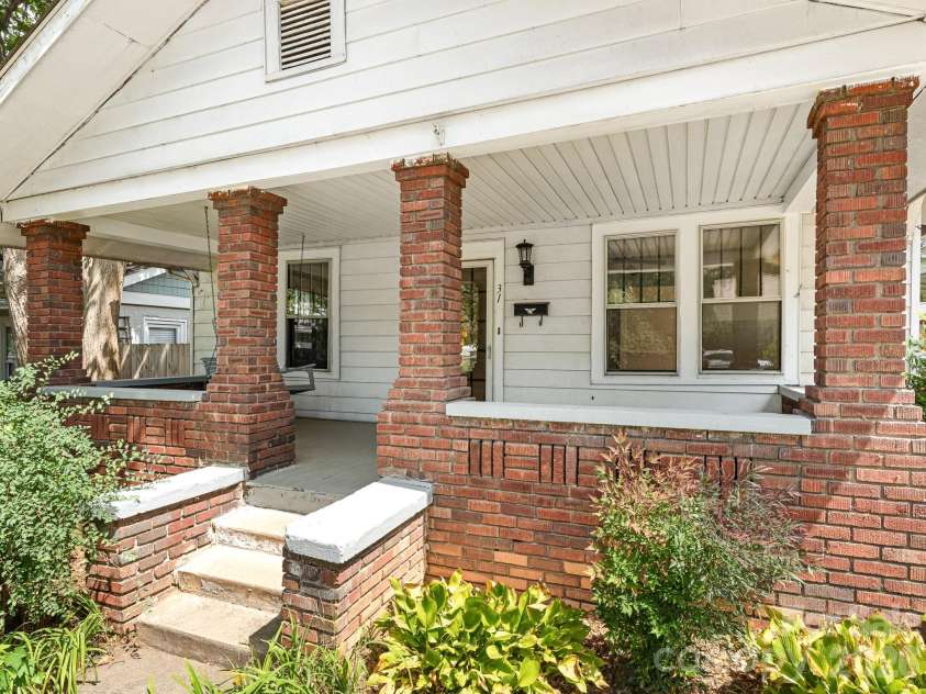 31 Dorchester Avenue, Asheville, NC 28806.  MLS# CAR4423223, YatesRealty ID 49723. 