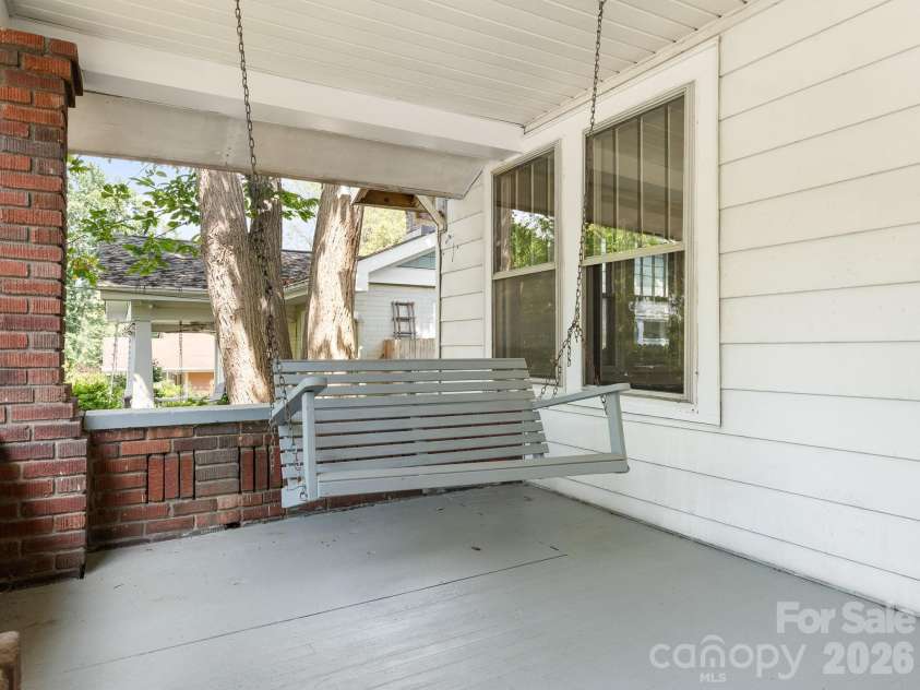 31 Dorchester Avenue, Asheville, NC 28806.  MLS# CAR4423223, YatesRealty ID 49723. 