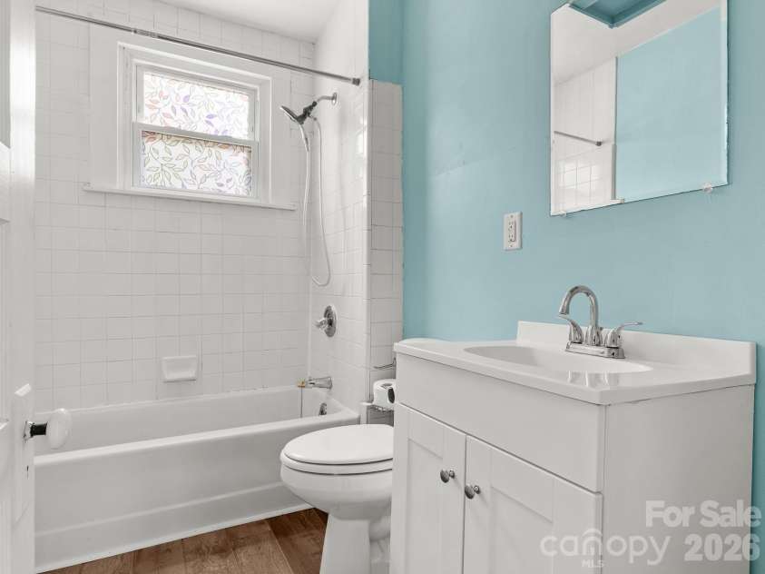 31 Dorchester Avenue, Asheville, NC 28806.  MLS# CAR4423223, YatesRealty ID 49723. 