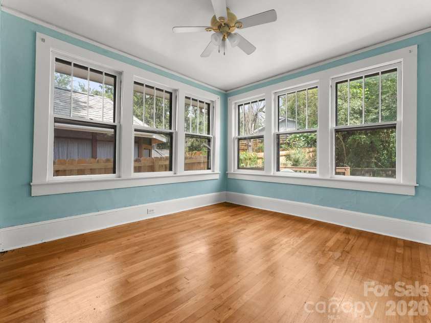 31 Dorchester Avenue, Asheville, NC 28806.  MLS# CAR4423223, YatesRealty ID 49723. 