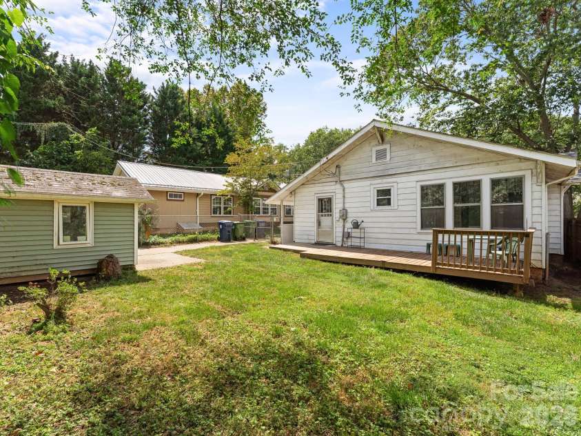 31 Dorchester Avenue, Asheville, NC 28806.  MLS# CAR4423223, YatesRealty ID 49723. 