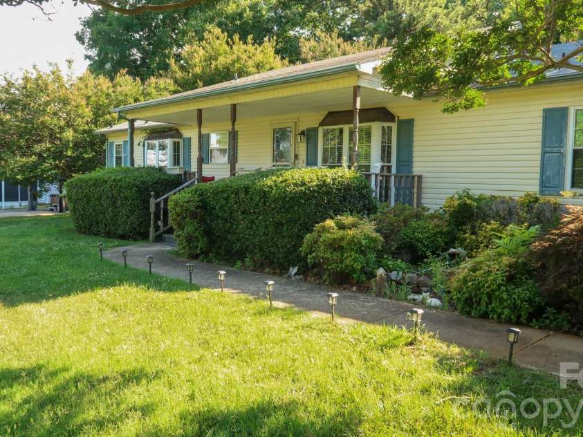 114 Tamer Road, Mooresville, NC 28117.  MLS# CAR4422602, YatesRealty ID 49724. 