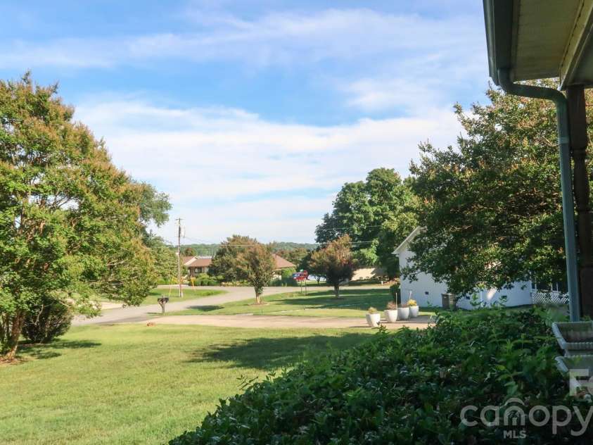 114 Tamer Road, Mooresville, NC 28117.  MLS# CAR4422602, YatesRealty ID 49724. 