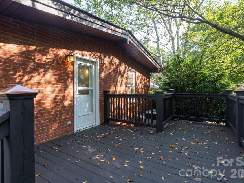 1526 Briarfield Drive, Charlotte, NC 28205.  MLS# CAR4422287, YatesRealty ID 49726. The perfect spot to unwind this fall.
