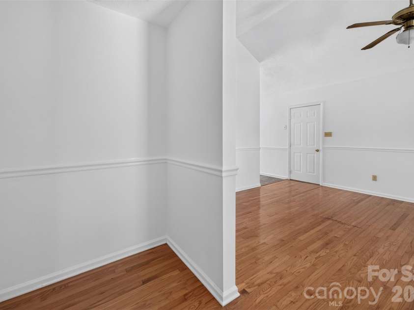 1711 Piney Road, Hickory, NC 28602.  MLS# CAR4423170, YatesRealty ID 49728. 