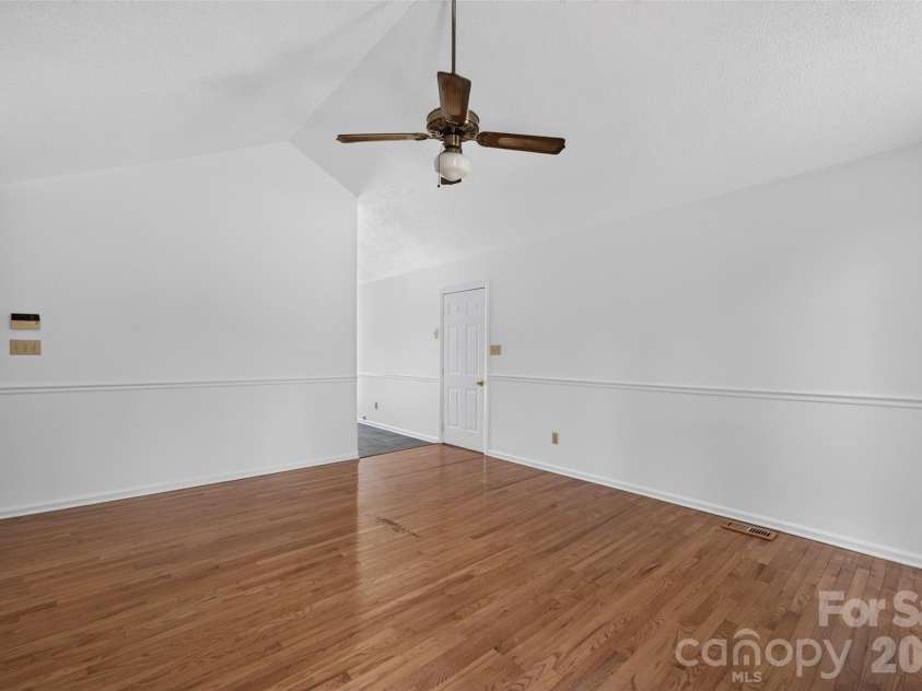 1711 Piney Road, Hickory, NC 28602.  MLS# CAR4423170, YatesRealty ID 49728. 