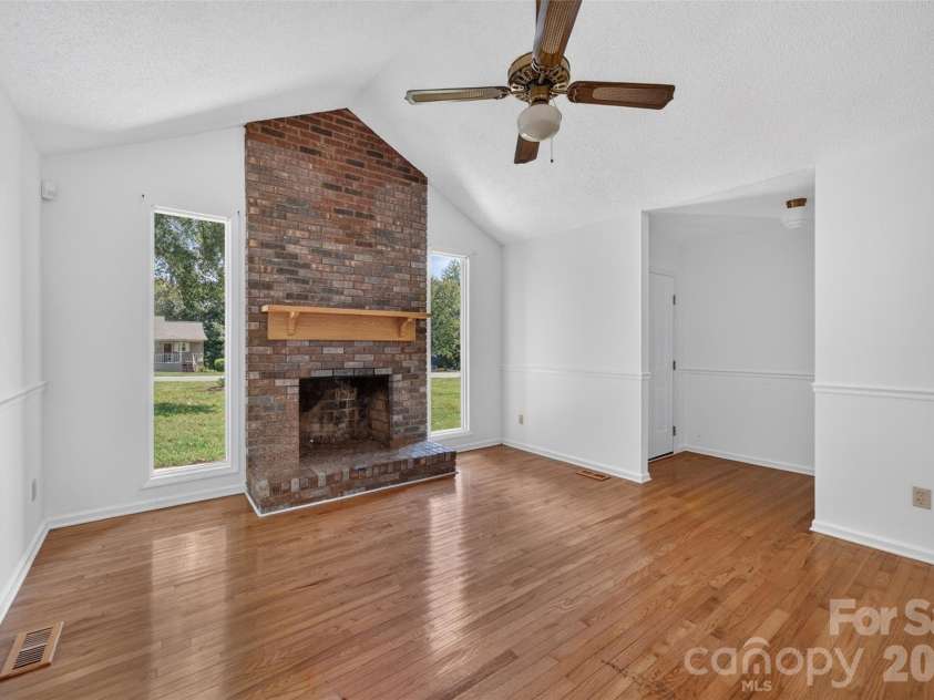 1711 Piney Road, Hickory, NC 28602.  MLS# CAR4423170, YatesRealty ID 49728. 