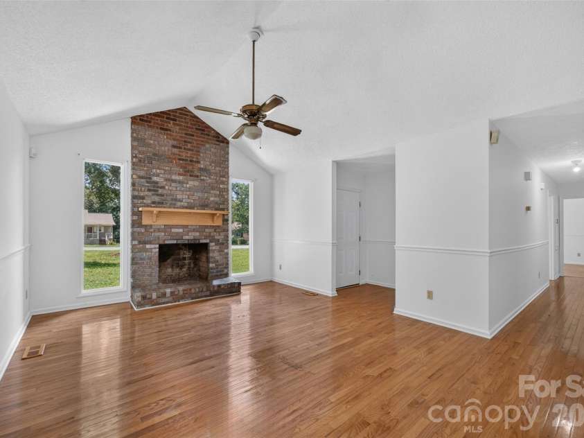 1711 Piney Road, Hickory, NC 28602.  MLS# CAR4423170, YatesRealty ID 49728. 