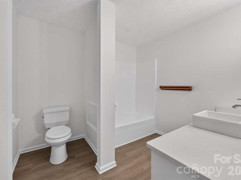1711 Piney Road, Hickory, NC 28602.  MLS# CAR4423170, YatesRealty ID 49728. 