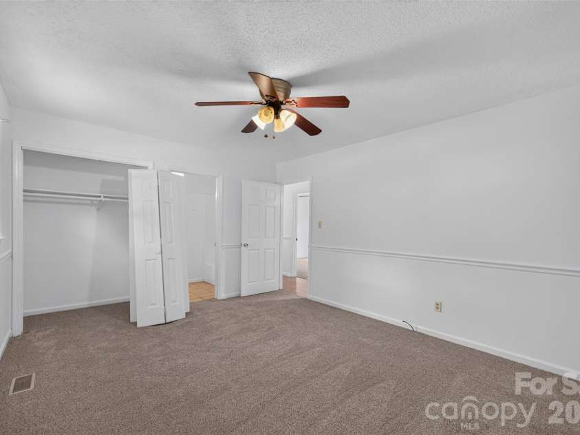 1711 Piney Road, Hickory, NC 28602.  MLS# CAR4423170, YatesRealty ID 49728. 