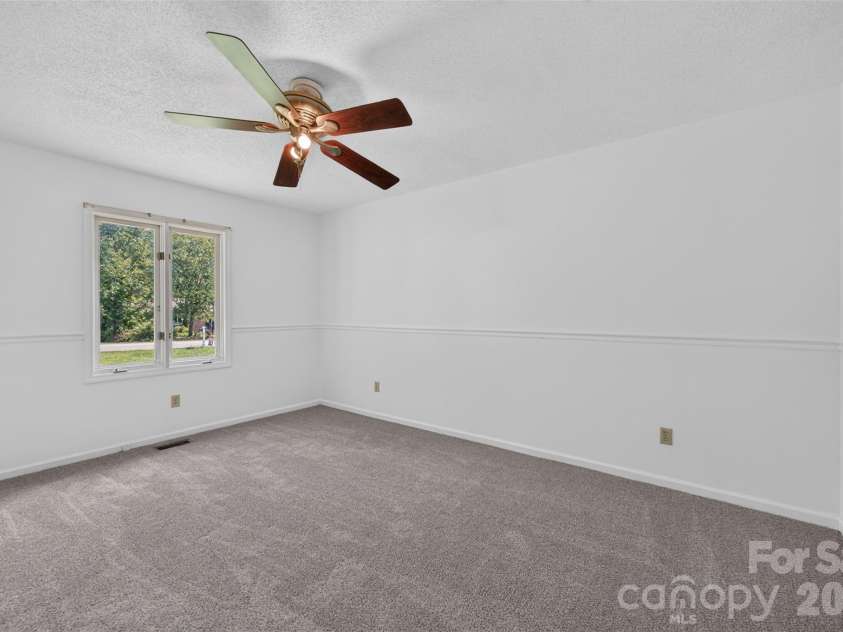 1711 Piney Road, Hickory, NC 28602.  MLS# CAR4423170, YatesRealty ID 49728. 