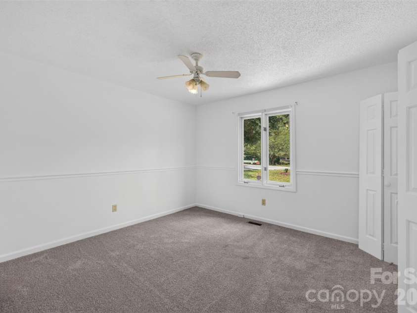 1711 Piney Road, Hickory, NC 28602.  MLS# CAR4423170, YatesRealty ID 49728. 