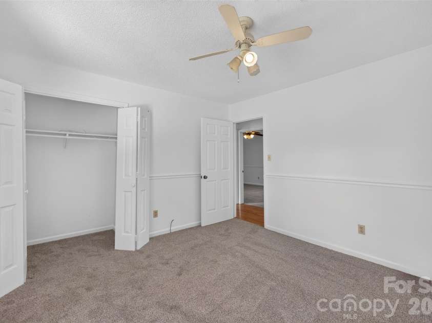 1711 Piney Road, Hickory, NC 28602.  MLS# CAR4423170, YatesRealty ID 49728. 