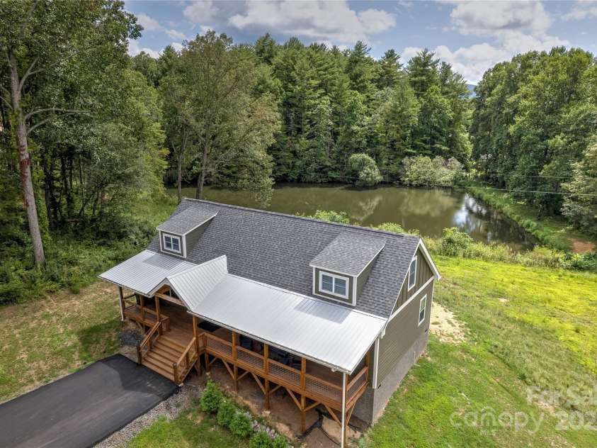 115 Cascade Ridge Road, Fairview, NC 28730.  MLS# CAR4222933, YatesRealty ID 4973. 