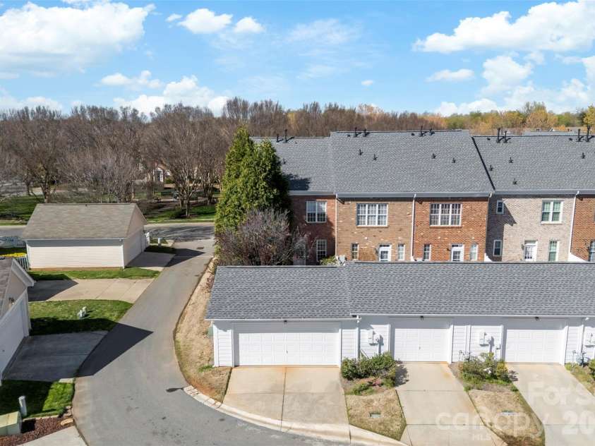 14918 Shinner Drive, Huntersville, NC 28078.  MLS# CAR4357804, YatesRealty ID 4973. 2 Car garage