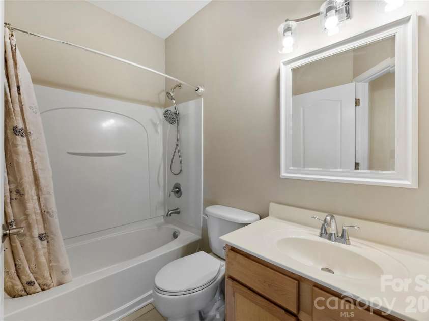14918 Shinner Drive, Huntersville, NC 28078.  MLS# CAR4357804, YatesRealty ID 4973. Full Bath