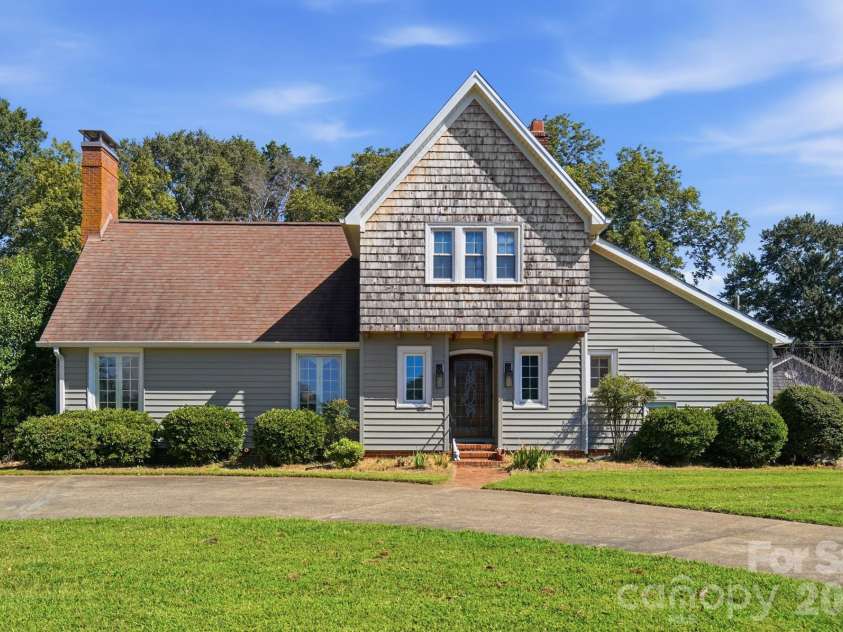 1351 Marion Street, Shelby, NC 28150.  MLS# CAR4423248, YatesRealty ID 49730. 