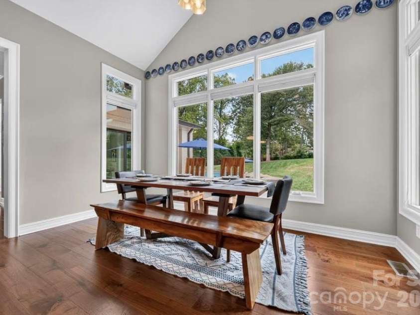 842 Linda Lane, Charlotte, NC 28211.  MLS# CAR4422188, YatesRealty ID 49731. 