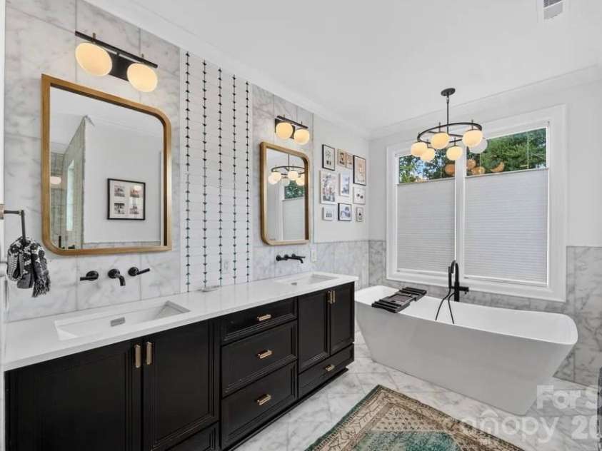842 Linda Lane, Charlotte, NC 28211.  MLS# CAR4422188, YatesRealty ID 49731. 