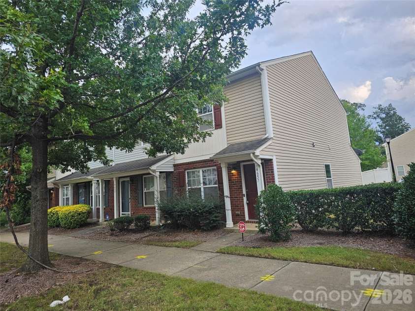 4657 Johnston Oehler Road, Charlotte, NC 28269.  MLS# CAR4422186, YatesRealty ID 49733. 