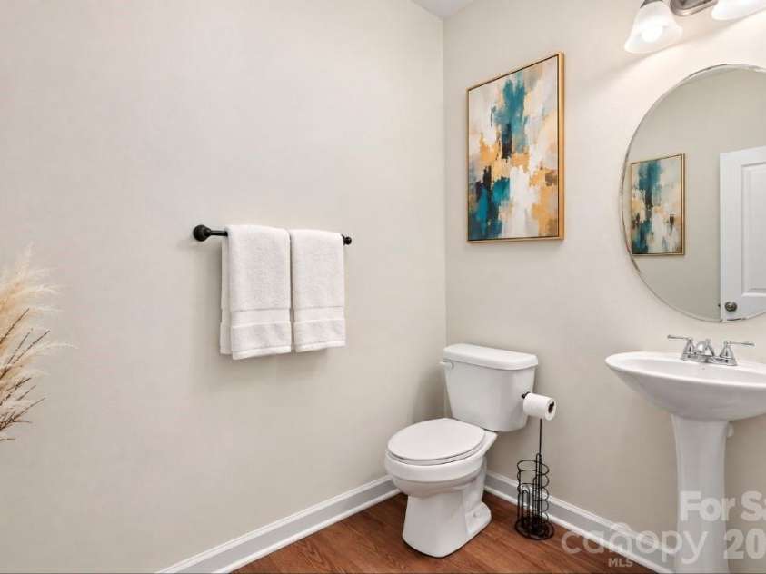 9011 Evercrisp Lane, Charlotte, NC 28215.  MLS# CAR4422457, YatesRealty ID 49734. 