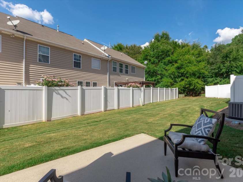 5248 Allison Lane, Charlotte, NC 28277.  MLS# CAR4422907, YatesRealty ID 49741. 