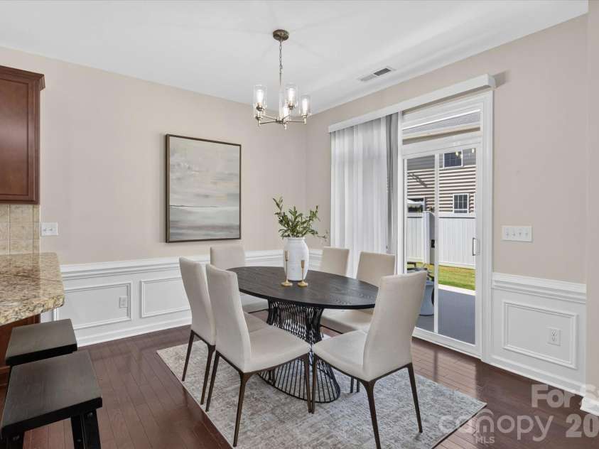 5248 Allison Lane, Charlotte, NC 28277.  MLS# CAR4422907, YatesRealty ID 49741. Eat in Kitchen