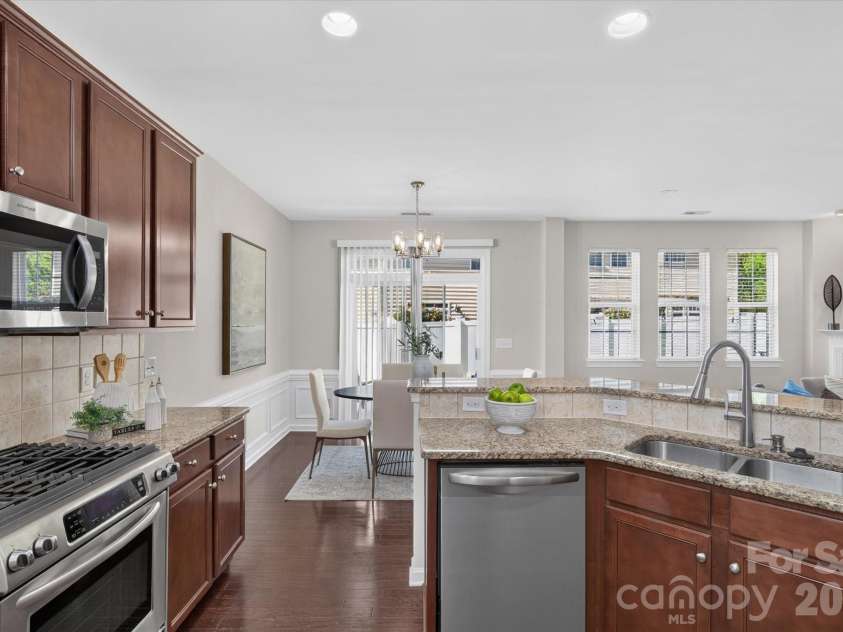 5248 Allison Lane, Charlotte, NC 28277.  MLS# CAR4422907, YatesRealty ID 49741. New Microwave and newer Dishwasher